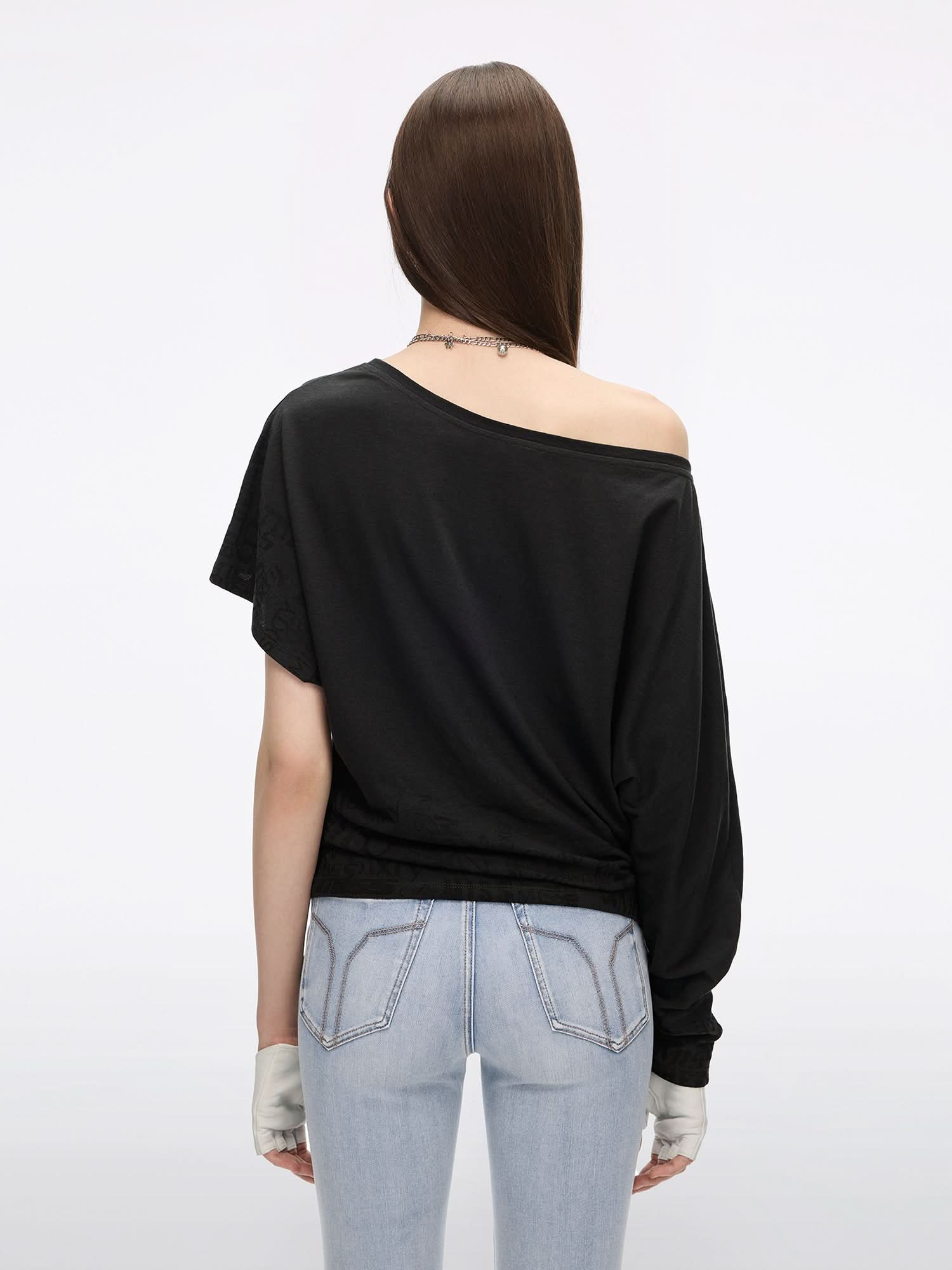 Asymmetric Sleeve Lip-Print T-Shirt - Image 2