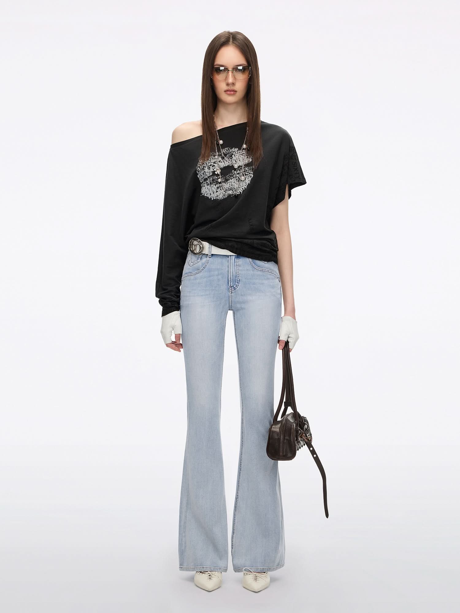 Asymmetric Sleeve Lip-Print T-Shirt - Image 4
