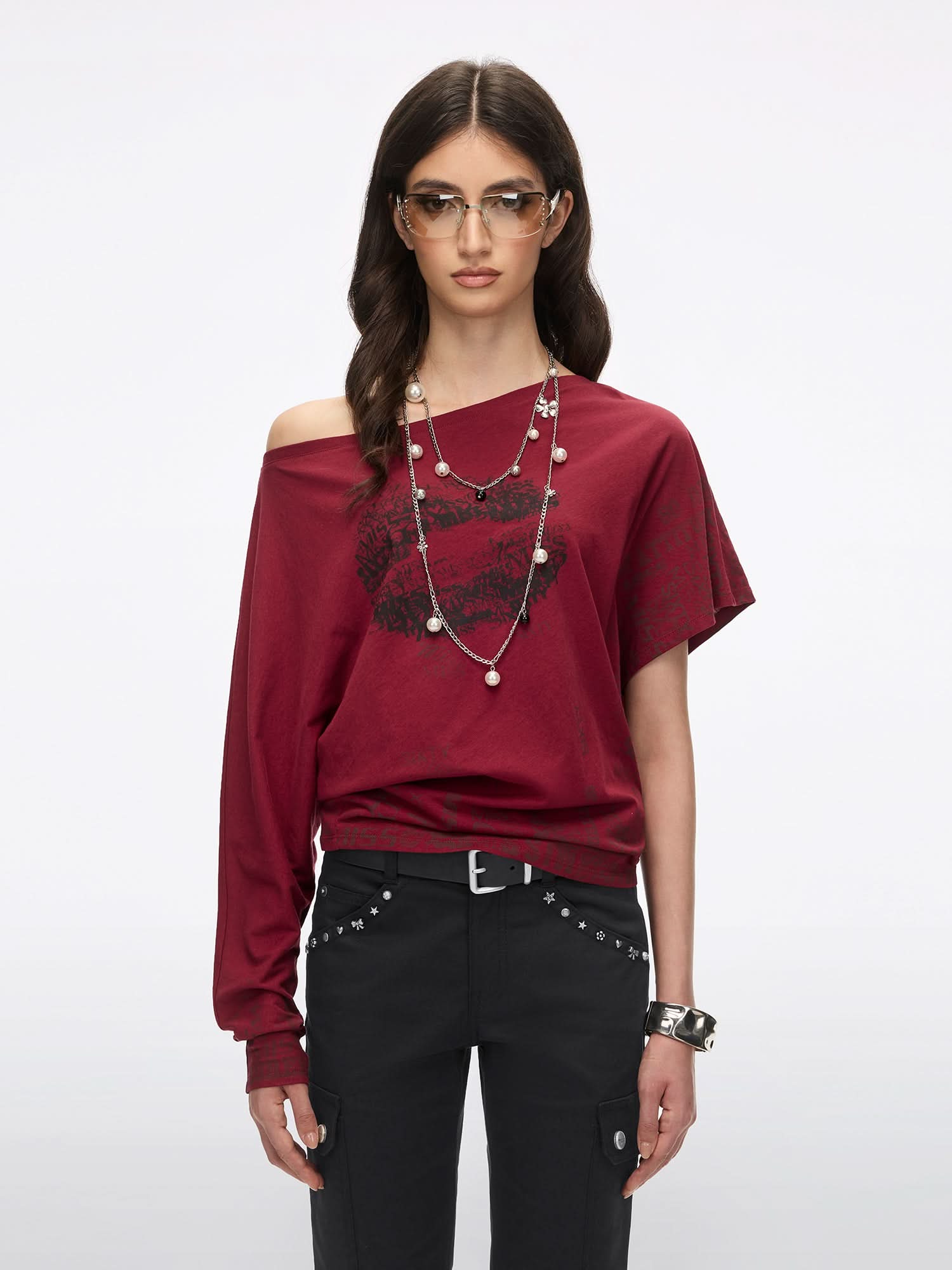Asymmetric Sleeve Lip-Print T-Shirt - Image 6