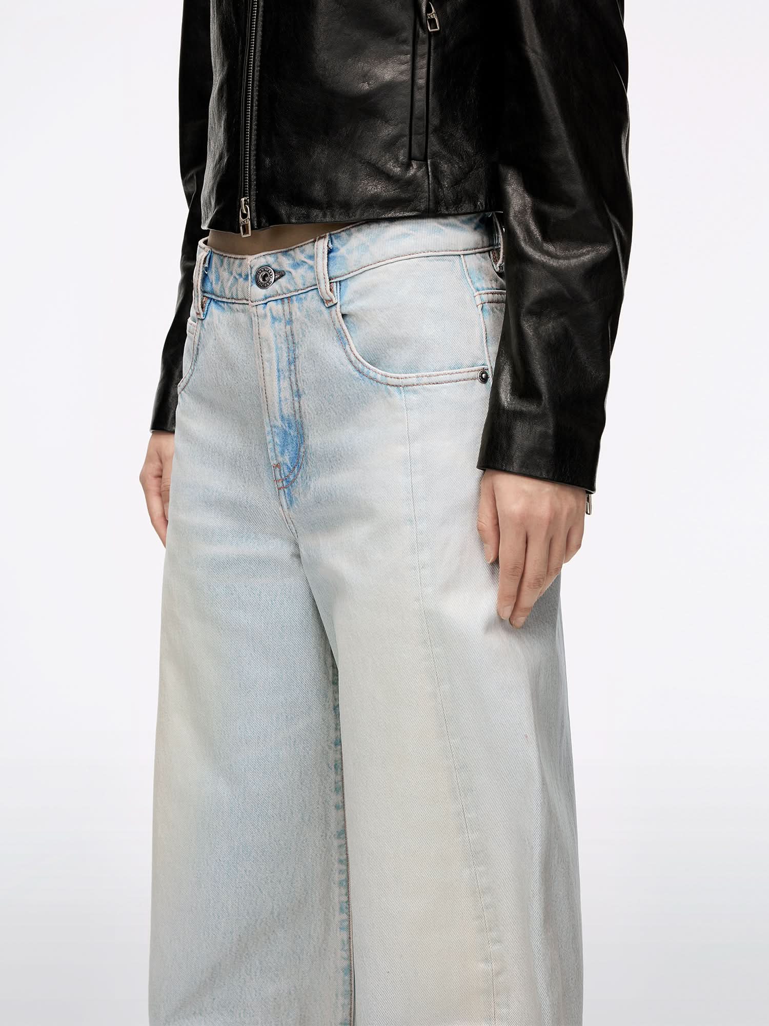 Coated Loose-Fit Jeans - Image 4