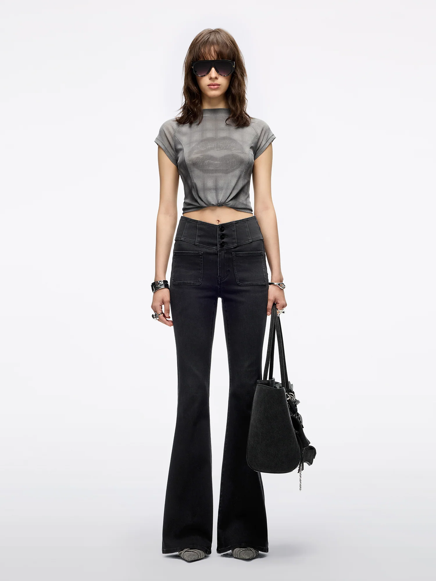 Mock Neck Lips Print T-Shirt - Image 4