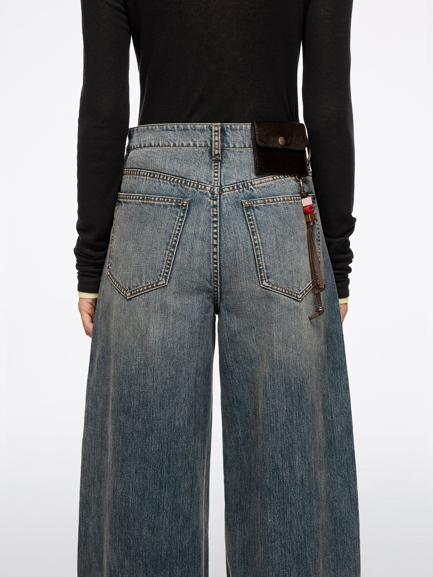 Scimitar Jeans With Decorative Accessory - Image 4