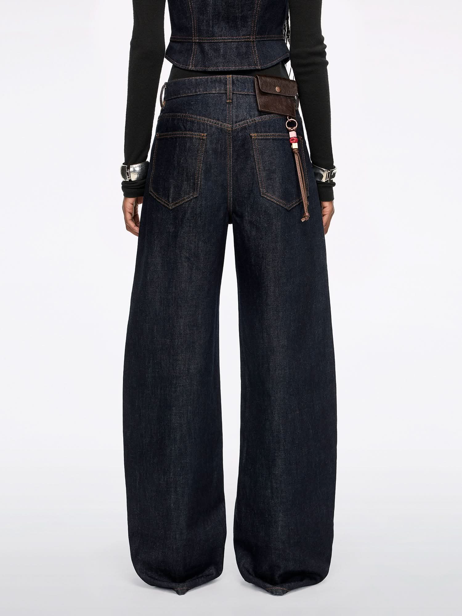 Scimitar Jeans With Decorative Accessory - Image 3