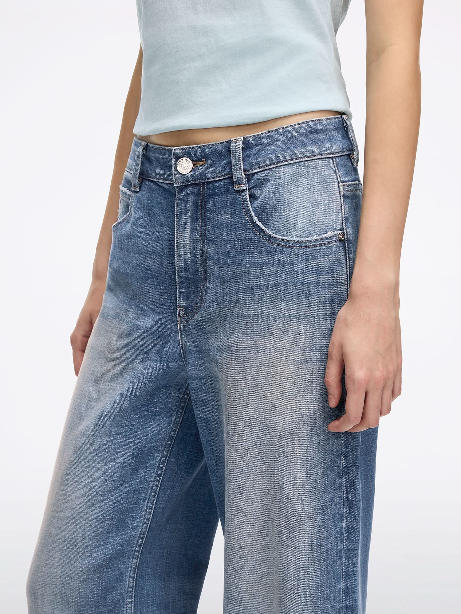 Straight-Leg Jeans - Image 4
