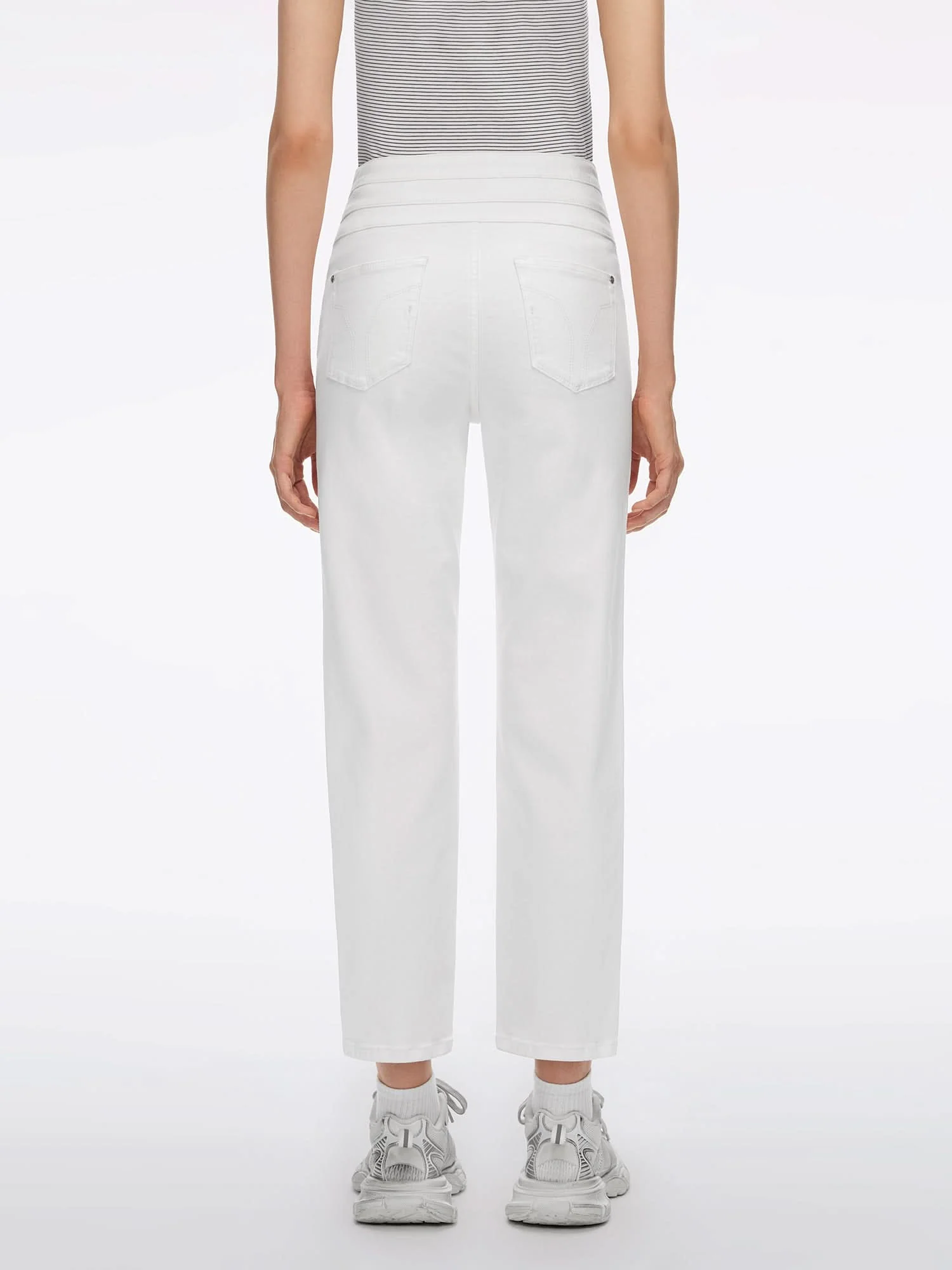 Straight-Leg Jeans - Image 3