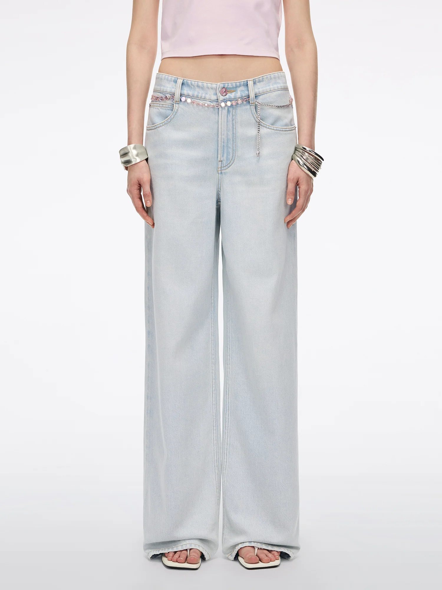 Straight-Leg Jeans with Chain Belt - Image 11