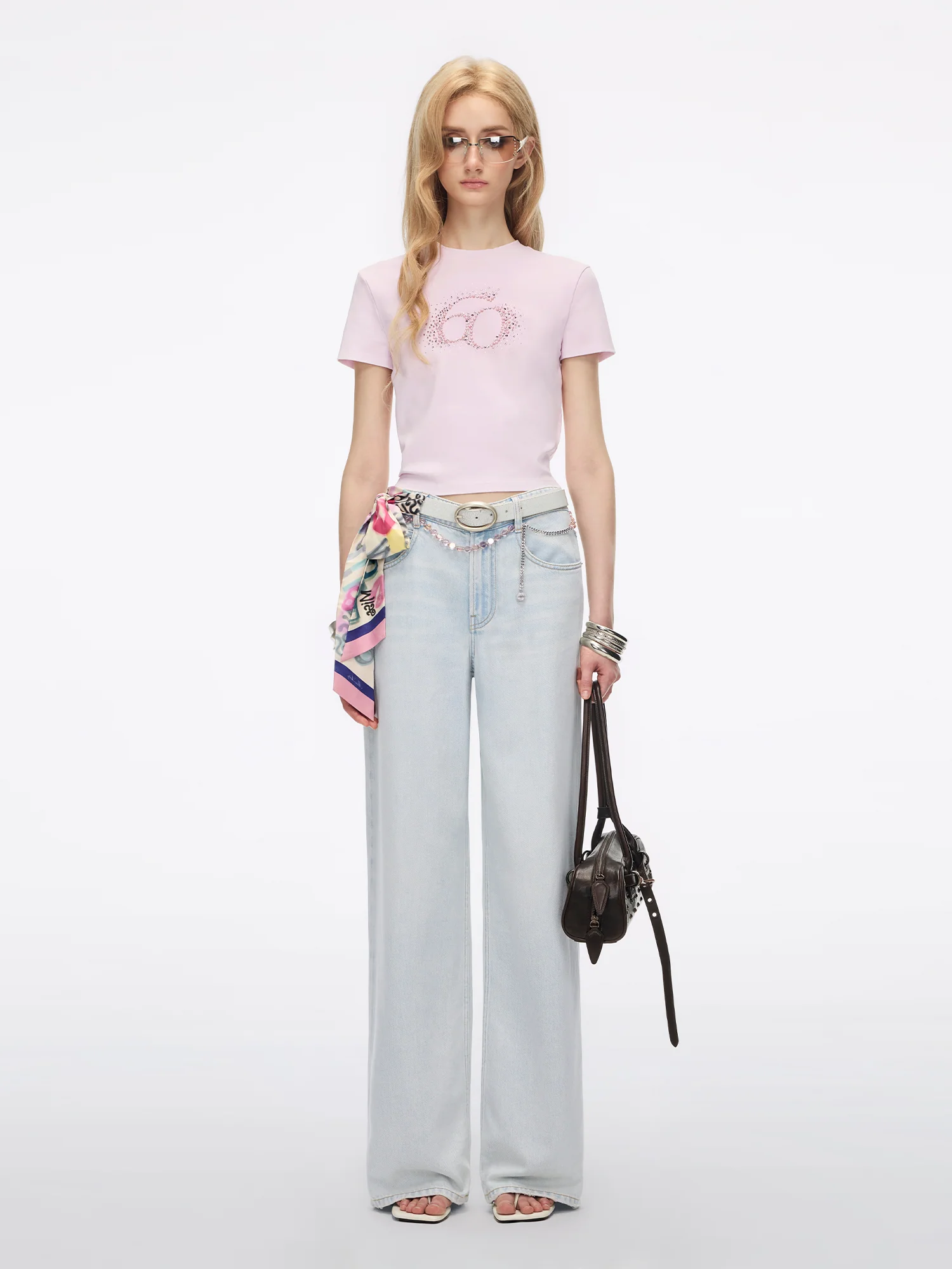 Straight-Leg Jeans with Chain Belt - Image 12